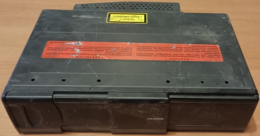 BMW E serios CD Changer []