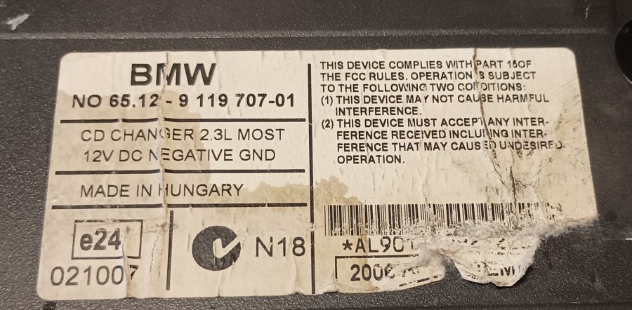 BMW E serios CD Changer []