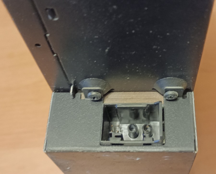 BMW E serios CD Changer []