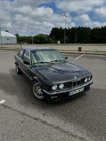 BMW E30 325 Coupe