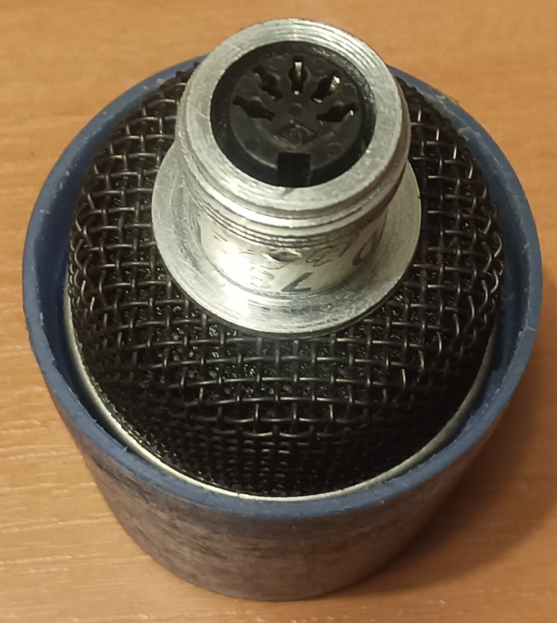 Gelka Mikrofono antgalis []