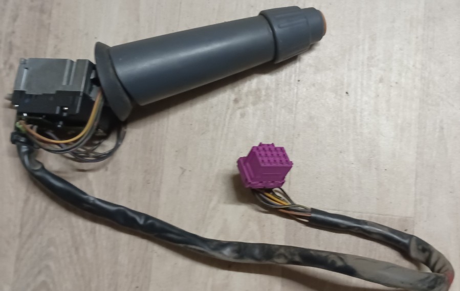 Mercedes ZGS998 Posukiu rankenele